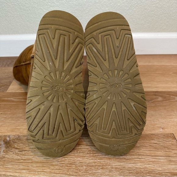 UGG Australia Classic Tall Chestnut Brown Suede Boots, Size 6 - Picture 9 of 11